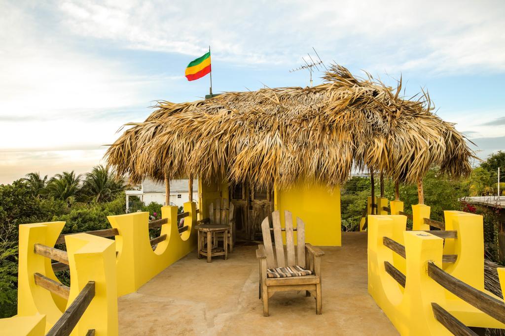Kudehya Guesthouse تريجر آيلاند بيتش المظهر الخارجي الصورة